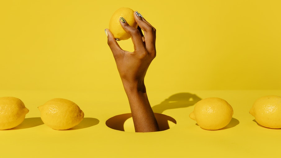 Wie gesund sind Zitronen? 5 gesundheitliche Vorteile + DIY-Ideen